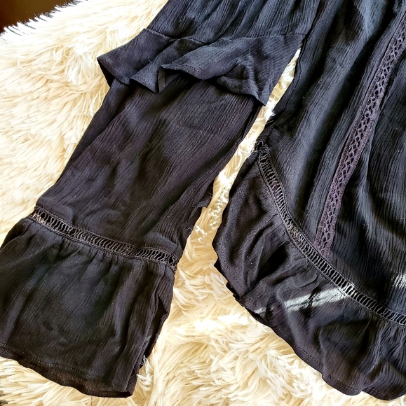 Black Off the Sholder Long Sleeve Pheasant Top - Picture 6 of 9